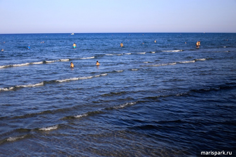 Пляж Финикудес, Ларнака