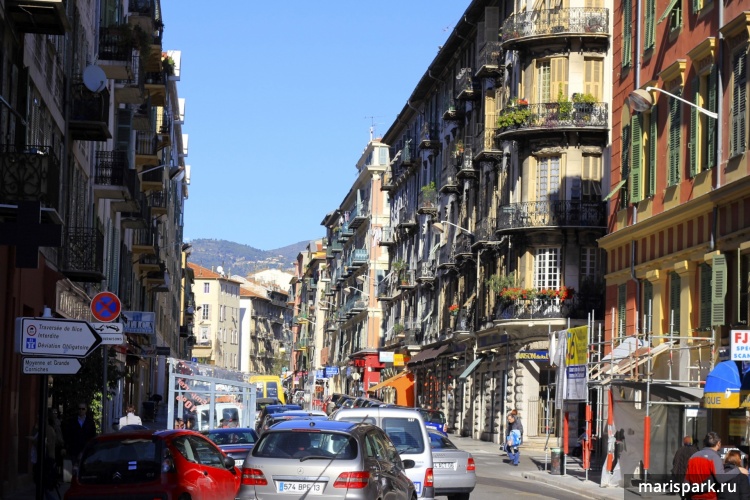 Парковка в Ницце. Parking in Nice, France.